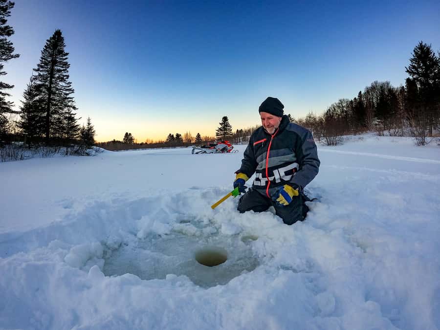 15 min. Tadoussac : Family-Friendly Ice Fishing Experience - What the Guide Adds