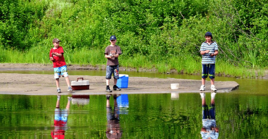 15 min. Tadoussac : Trout Fishing Experience - One quiet hour beside the water