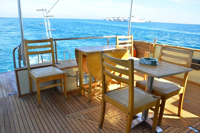 24 Hours Private Boat Snorkeling sea trip and Fishing With equipment - Hurghada - Fishing with bait and several methods