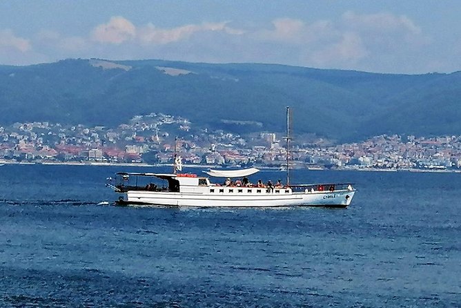 4-hour Boat Trip with Fishing, Lunch and Unlimited Drinks in Nessebar - Fishing with the supplied rods