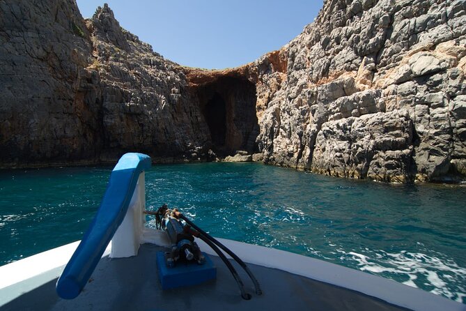 4 Hour Fishing and Swimming Boat Experience in Schisma Eloundas - Fishing for sardines and red snapper