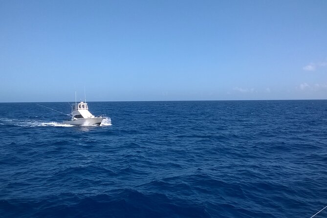 4 Hour Punta Cana Fishing Tour - Boarding the fishing boat and meeting the crew