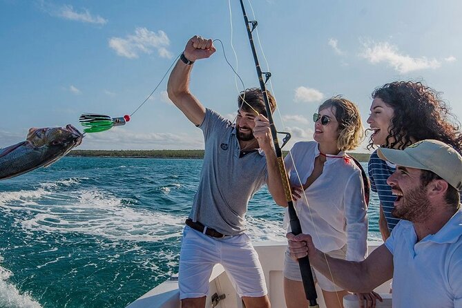 4-Hours of Deep Sea Fishing in Punta Cana - Boarding a shared boat with up to 15 people