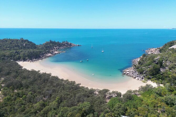 4H Snorkeling and Fishing Cruise on Magnetic Island - Horseshoe Bay closes the island circuit