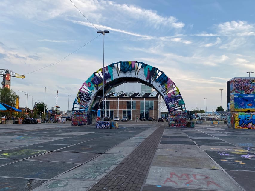 Amsterdam: Urban Bike Tour, Graffiti Art & Magnet Fishing - Fitness, clothing, and cycling confidence