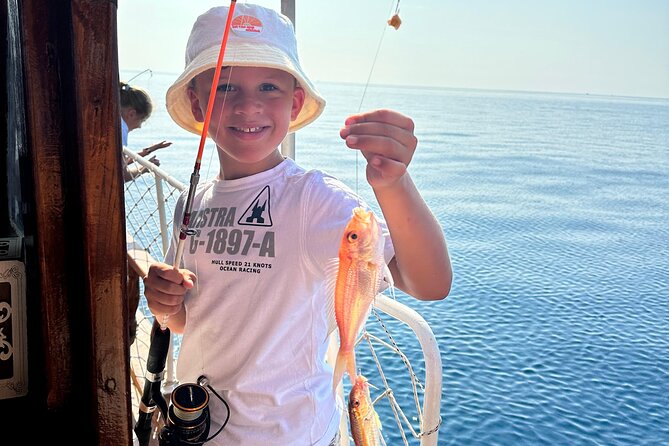 Antalya Fishing with Breakfast & Lunch & Soft Drinks & Transfer - Dropping lines in 25 to 30 meters of water