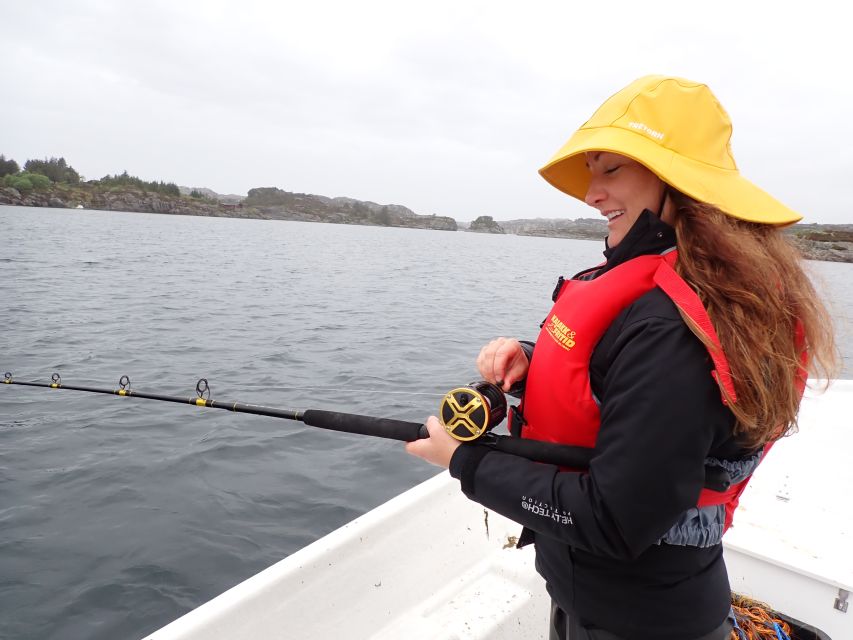 Bergen: Guided Fishing Tour with Outdoor Cooking - About 90 minutes on the water