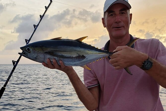 Big Game Fishing charter and Snorkeling trips Bonaire - Dolphins, sea turtles, and the waiting game
