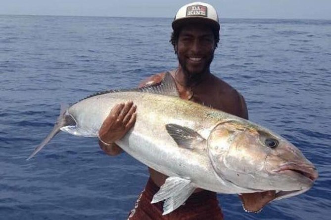 Big game fishing trips Boa Vista - The 7-meter boat and its useful equipment