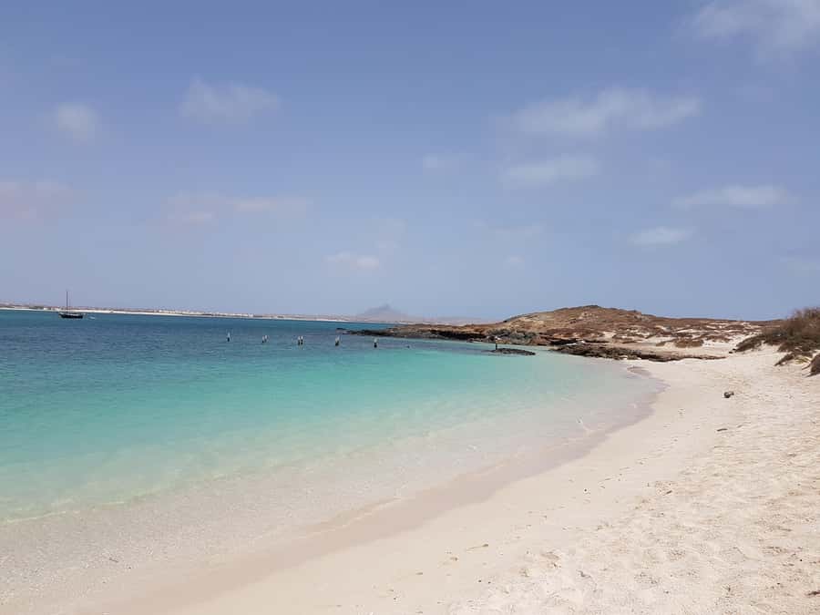 Boa Vista: Motoryacht Trip with Fishing, Snorkel, Beach BBQ - Cruising the Bay of Chaves by motor yacht