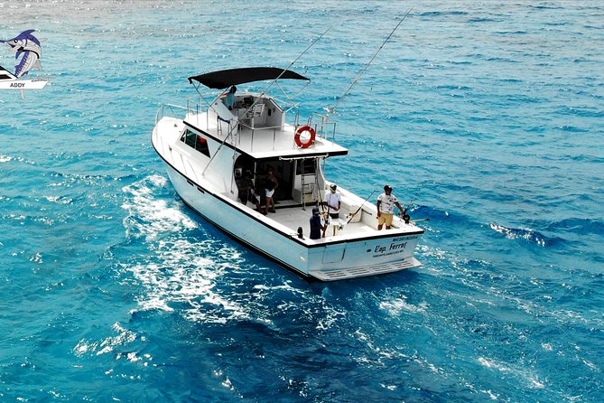 Cancun fishing charter if you don't fish you don't pay 46ft yacht 12pax 25P14 - Trolling for marlin, sailfish, and tuna