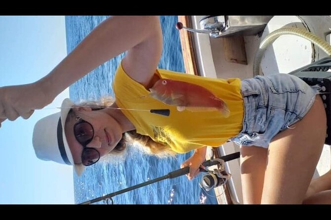 Captain Manolis Fishing with barbecue on the boat - The small-group atmosphere