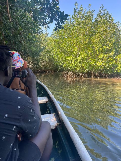 Cartagena: Mangrove Eco Tour & Fishing with Transportation - Learning to cast a fishing net