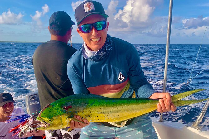Costa Maya Sport Fishing - Boat size, rods, and comfort on the water
