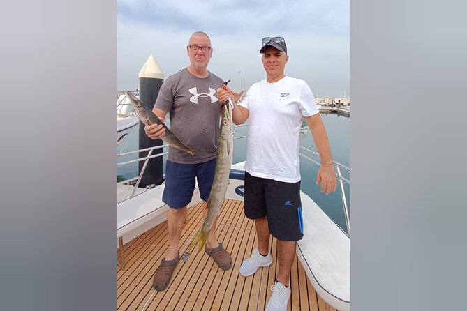 Dubai Deep Sea Fishing 4 hours + BBQ of Catch - What the boat offers during the trip
