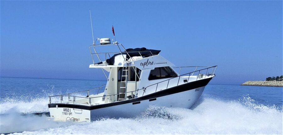 Explore Sesimbra: Private Sport Fishing All Inclusive Tour - The catch-and-grill finish