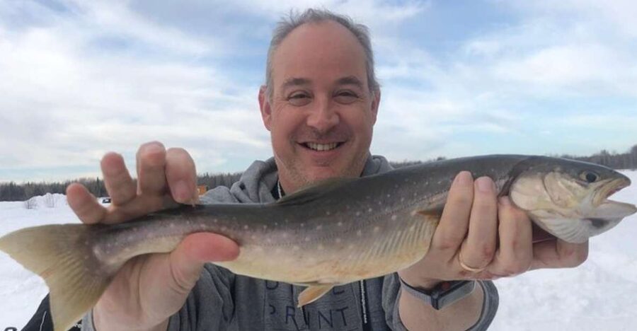 Fairbanks: Guided Ice Fishing Tour - Four hours inside a working fishing cabin
