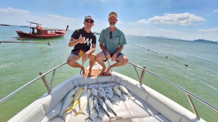 Fishing at Krabi : Full day - The 20-minute speedboat ride to the fishing area