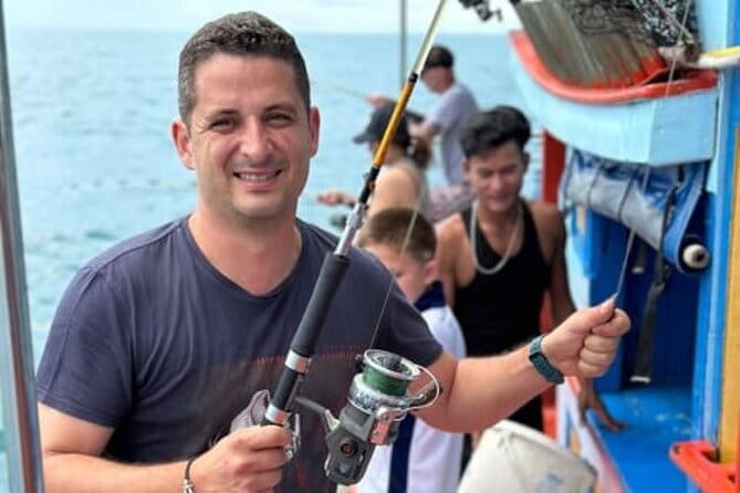 Fishing & Island Lunch Cruise from Koh Samui – Catch & Relax - What the group size means for your day