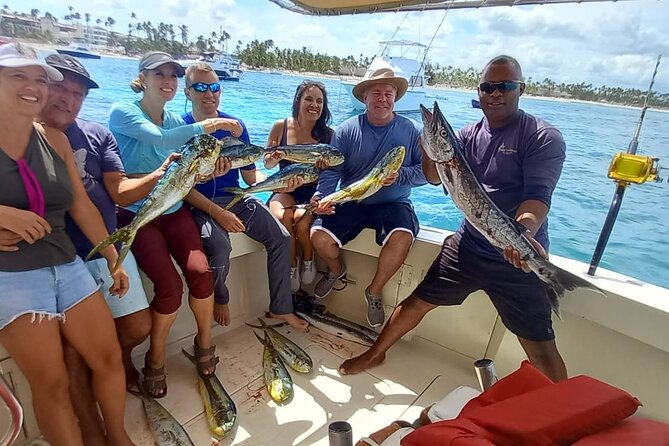 FISHING PRO CHARTERS - Boat Excursion – Mar-Quesa - Leaving Punta Cana for the fishing grounds