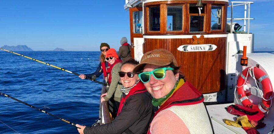 Fishing trip from Henningsvær + free (self caught) fish soup - Who will enjoy this experience most