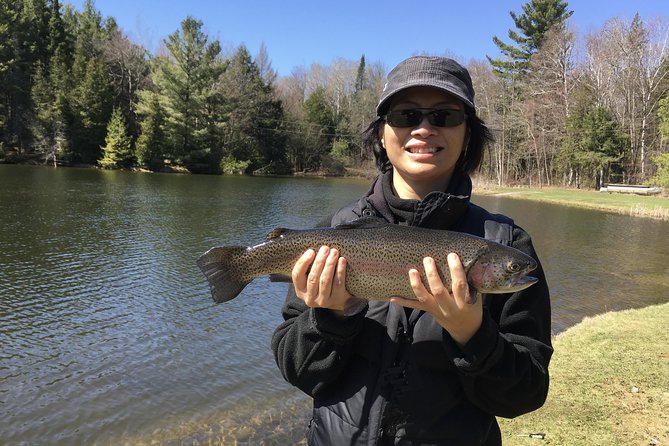 Fly Fishing Guided Experiences - A Snack Break Beside the Water