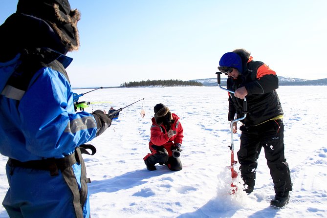 From Ivalo: Ice Fishing Safari to Lake Inari, reindeers & lunch - Ice fishing with time to slow down