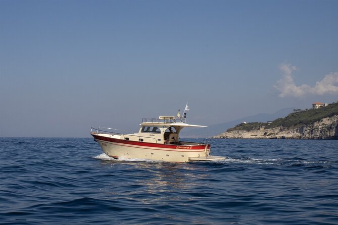 Group Capri tour , visit of caves, fishing legend and swimming - Why this Capri boat tour feels different