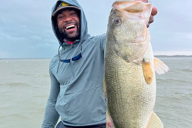 Guided Fishing Trip on Canyon Lake - Fishing for largemouth bass and other local fish