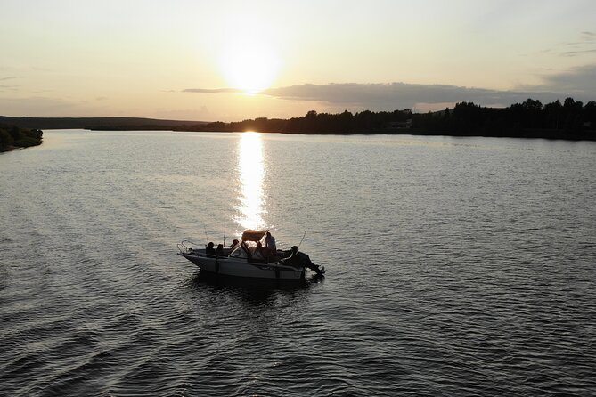 Guided Midnight Sun Fishing and Sightseeing Boat Tour - What guide Hervè adds to the experience