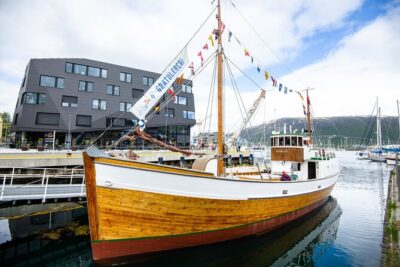 Half-Day Fishing & Fjord Cruise Adventure from Tromsø in Norway
