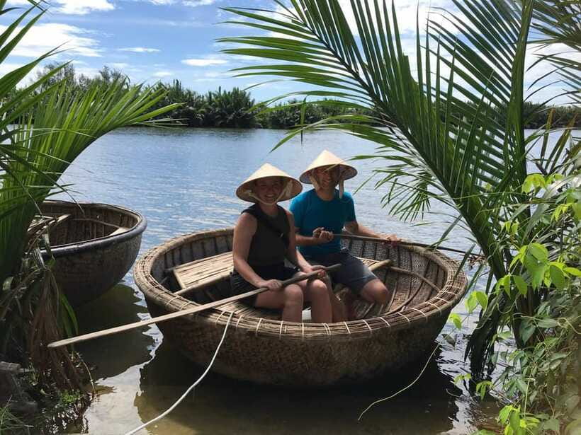 Hoi An: Basket Boat and fishing Crabs Tour - Coffee and food at the Coconut Restaurant