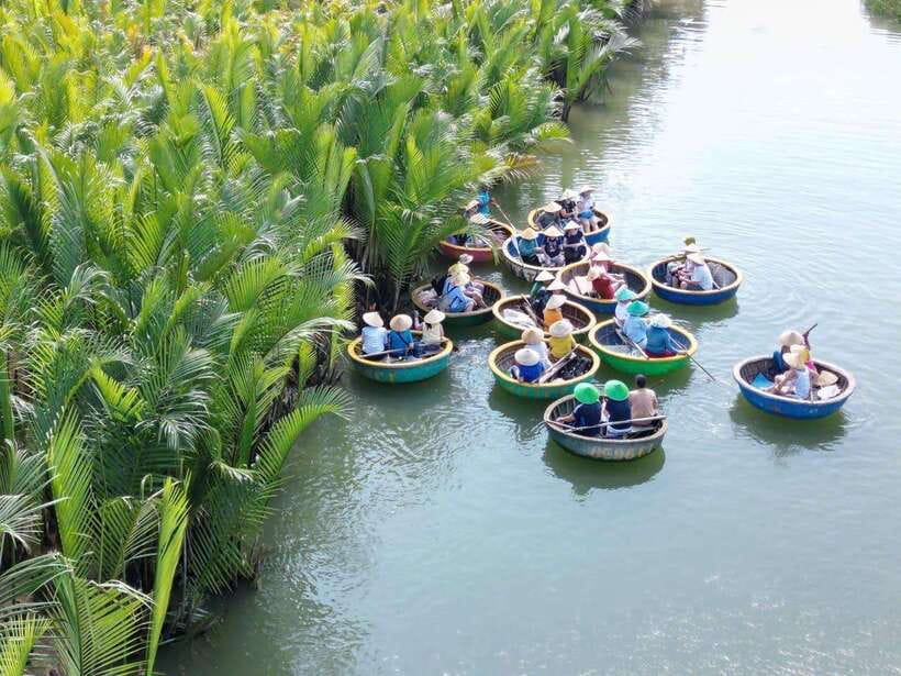 Hoi An: Cooking Class, Crab Fishing-Basket Boat, Market Tour - Starting at a Hoi An market