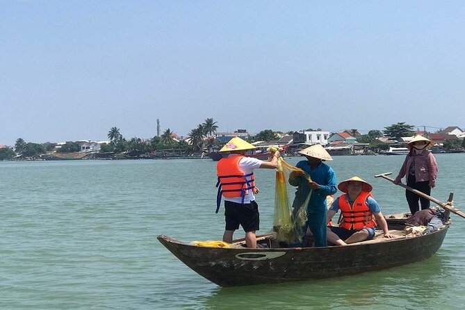 Hoi An Fishing Tour Private-Lantern /Cafe Making Class by Lunch - Searching for Crabs Beneath the Palms