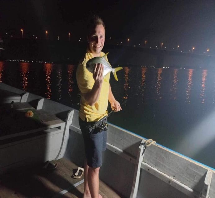 Hoi An: Sunset BBQ Fishing tour with Locals by Boat Cruise - What the small group changes