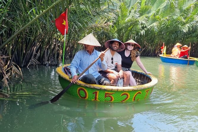 HoiAn:Making Lantern & Cooking Class-BasketBoat Ride,Crab fishing - Meeting up and getting started