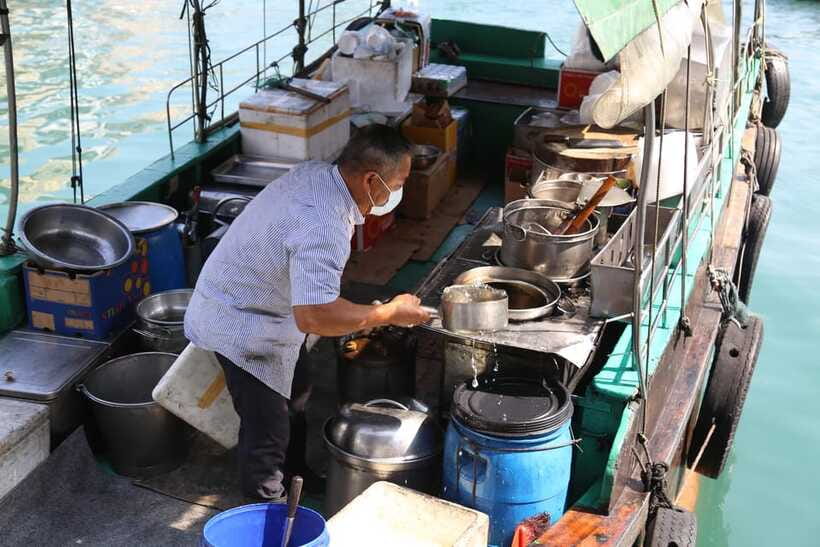 Hong Kong's Unforgettable Fishing and Cultural Immersion - Inside the Aberdeen Houseboat