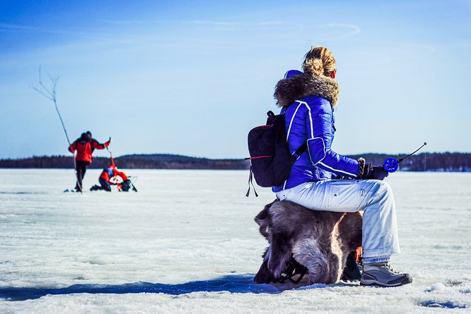 Ice Fishing Trip in Rovaniemi - The campfire break with sausages and hot drinks