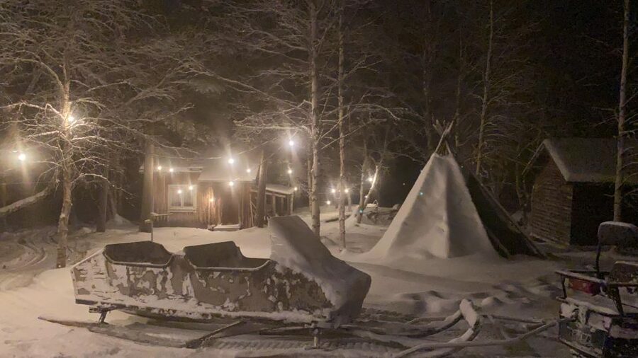 Icefishing and tasting in Lake Inari - Sámi culture explained through practical work