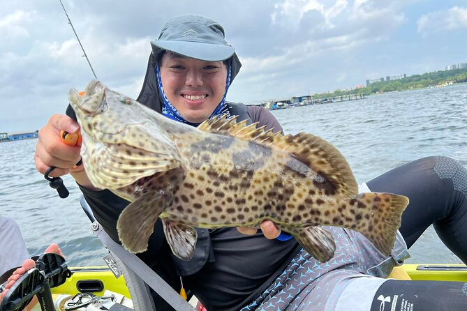 Kayak Fishing Tour in Singapore, Pasir Ris and Pulau Ubin Kelongs - Learning the equipment before leaving shore