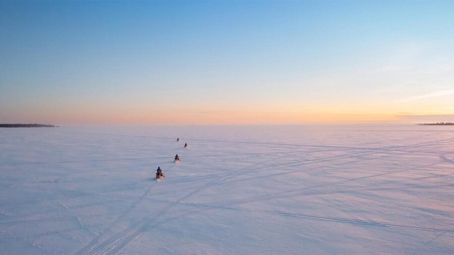 Kemi-Tornio: Ice Fishing Safari with Snowmobiles - Getting ready in proper Arctic clothing