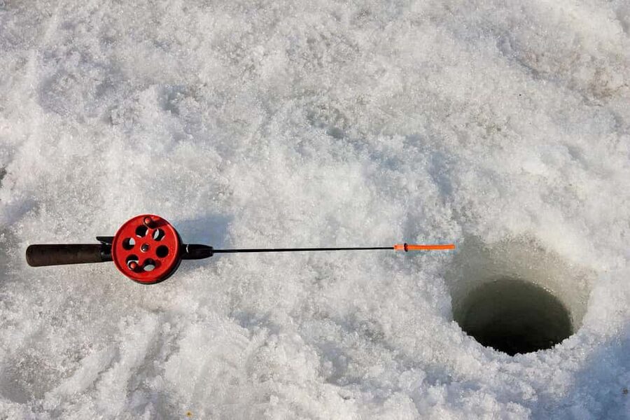 Kemijärvi: Insider Ice Fishing Experience - Starting from Jauri Resort in Kemijärvi