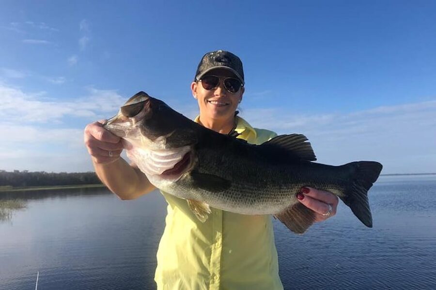 Kissimmee: Private Lake Tohopekaliga Fishing Charter - Chasing bass with help from a licensed captain