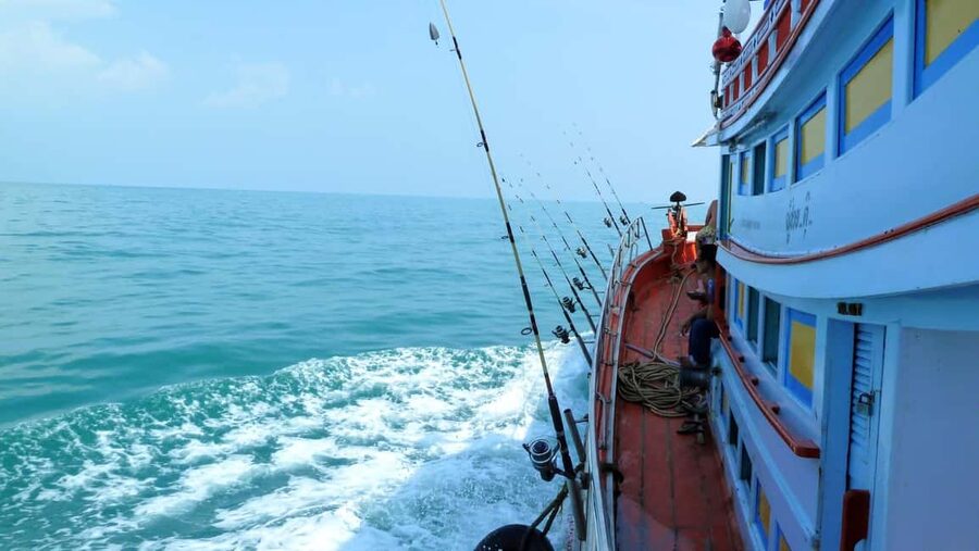Koh Samui: Fishing Day Tour by Escort Boat with Mr. Tu - Fishing for barracuda, trevally, and snapper