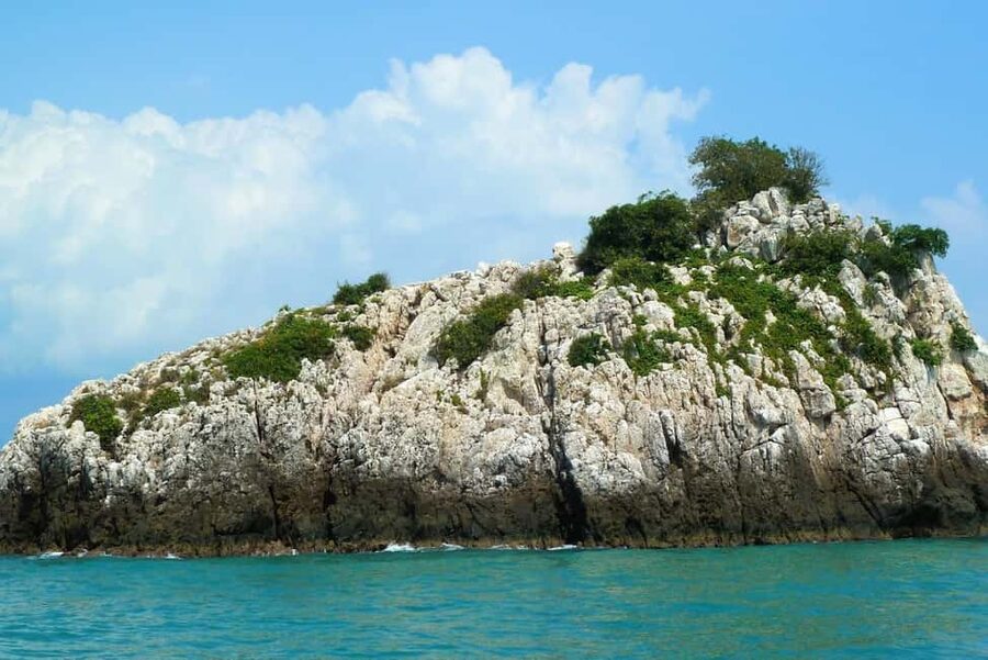 Koh Samui: Fishing Day Tour by Escort Boat with Mr. Tu - The escort boat ride out to the fishing grounds