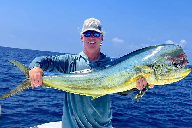 Kona - 5 Hours Private Fishing Charter in Kailua-Kona - The crew makes the difference when a fish strikes