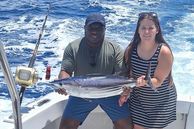 Kona Hawaii Deep Sea Fishing Escapade on the Bite Me 6 - Family fishing and choosing your style
