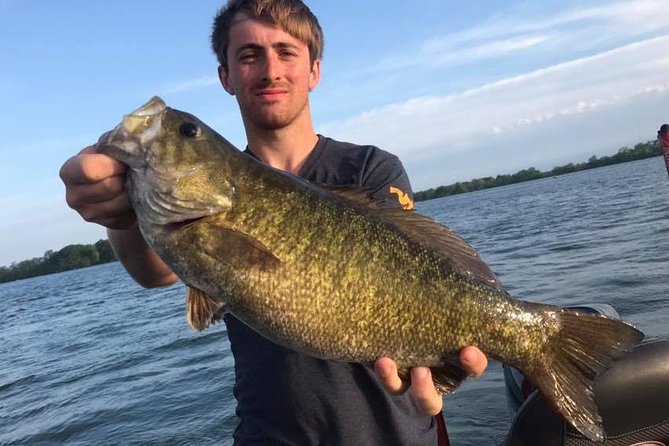 Lake Erie Smallmouth Fishing Charters - Chasing smallmouth on Lake Erie