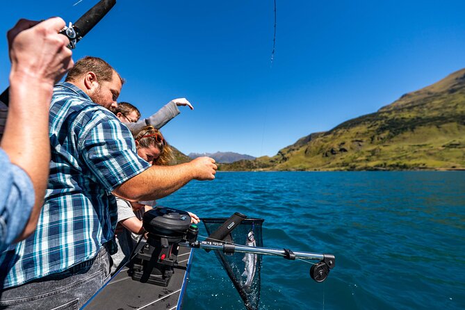 Lake Wakatipu Queenstown: 6 hour Fishing Adventure by Boat - Snacks are included, but lunch needs planning
