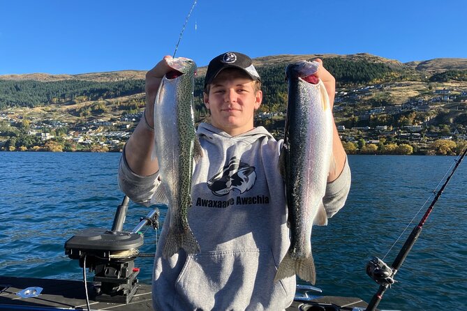 Lake Wānaka: 3 hour Fishing Adventure by Boat - Snacks, drinks, and the little comforts